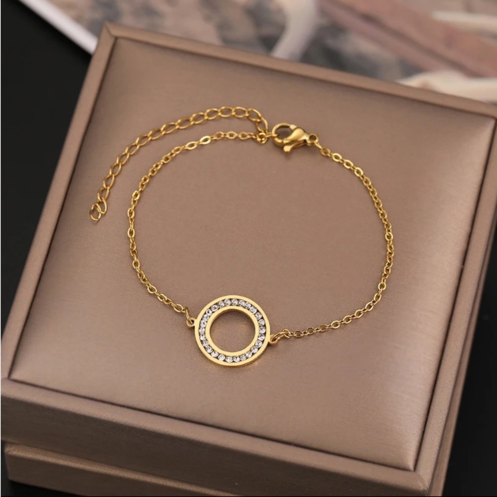 Gold Filled Cubic Zirconia Circle Eternal Bracelet - Picture 1 of 4